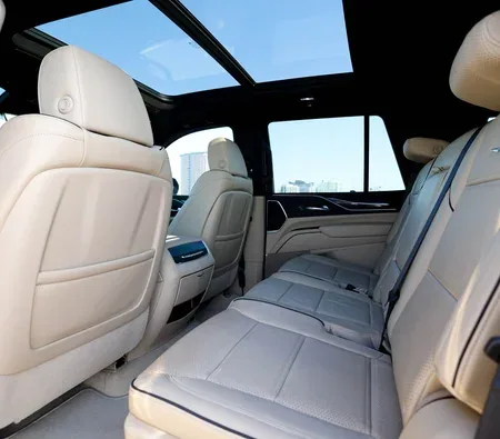 Cadillac Escalade Platinum 2023 — аренда в Шардже — фото 5