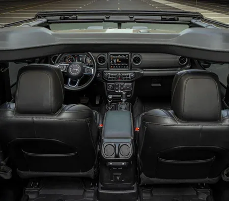 Jeep Wrangler Unlimited Sahara Edition 2021 — аренда в Рас-эль-Хайме — фото 7