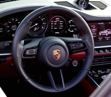 Porsche 911 Targa 4 GTS Spyder 2022 — аренда в Рас-эль-Хайме — фото 2