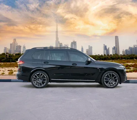 BMW X7 M-Kit 2023 in Ras Al Khaimah — photo 5