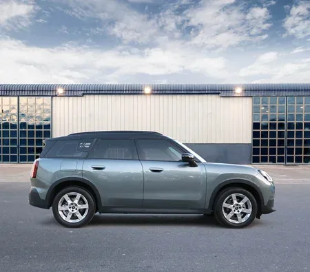 Mini Cooper Countryman 2024 in Ras Al Khaimah — photo 7