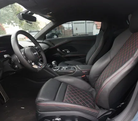 Audi R8 Coupe V10 2022 in Abu Dhabi — photo 3