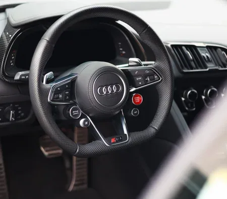 Audi R8 Coupe V10 2022 in Abu Dhabi — photo 5