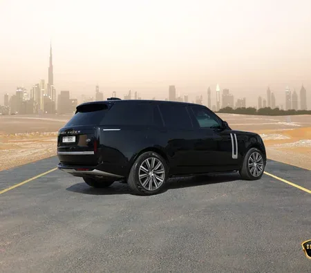 Land Rover Range Rover Vogue Autobiography Long 2023 — аренда в Абу-Даби — фото 6