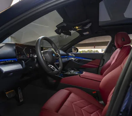 BMW 520i 2025 in Dubai — photo 2