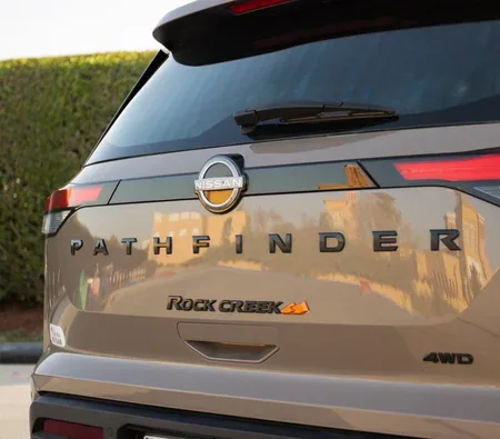 Nissan Pathfinder 2024 in Dubai — photo 5