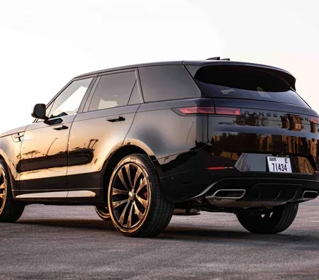 Land Rover Range Rover Sport HSE V6 2024 in Dubai — photo 5