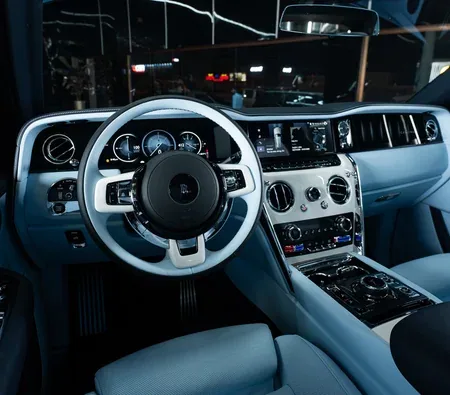Rolls-Royce Cullinan Silver Badge 2025 in Dubai — photo 2