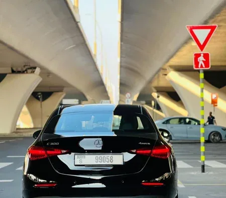 Mercedes-Benz C300 2022 — аренда в Дубае — фото 8
