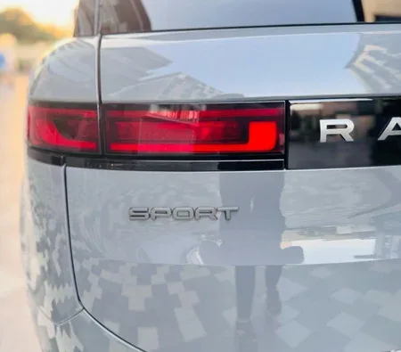 Land Rover Range Rover Sport 2023 in Dubai — photo 8
