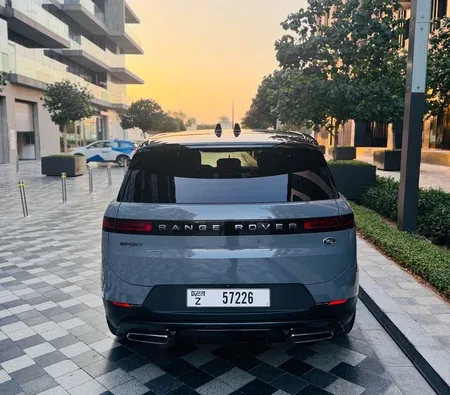 Land Rover Range Rover Sport 2023 in Dubai — photo 9