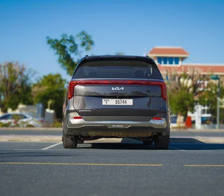 Kia Carnival 2025 — аренда в Дубае — фото 5