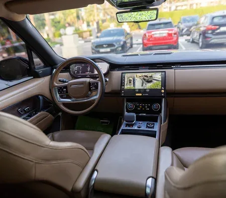 Land Rover Range Rover Vogue HSE V8 2023 in Dubai — photo 3