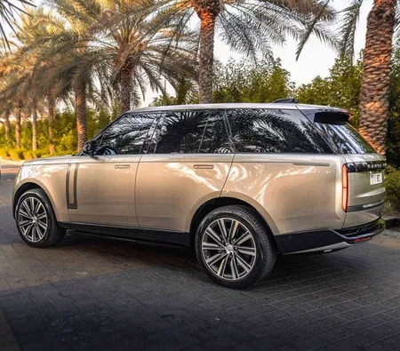 Land Rover Range Rover Vogue HSE V8 2023 in Dubai — photo 5