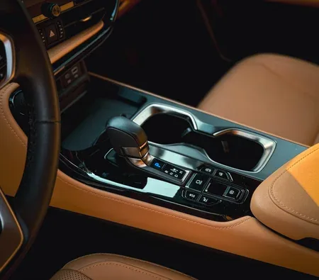 Lexus NX 300 2025 in Dubai — photo 4