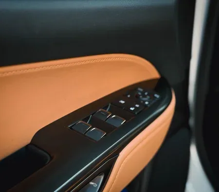 Lexus NX 300 2025 in Dubai — photo 10