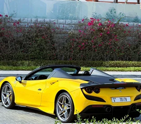 Ferrari F8 Tributo Spider 2021 — аренда в Дубае — фото 8