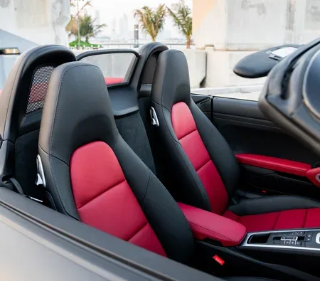Porsche 718 Boxster 2024 — аренда в Дубае — фото 4