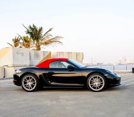 Porsche 718 Boxster 2024 — аренда в Дубае — фото 6