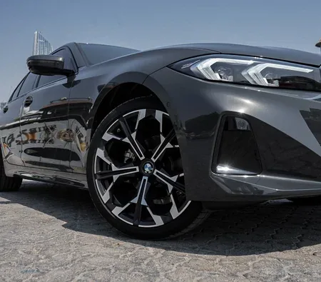 BMW 318i 2025 in Dubai — photo 10