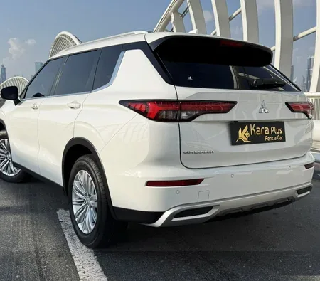 Mitsubishi Outlander 2025 in Dubai — photo 5