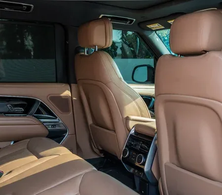 Land Rover Range Rover Vogue V8 2023 in Dubai — photo 4