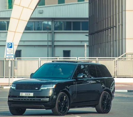 Land Rover Range Rover Vogue V8 2023 in Dubai — photo 6