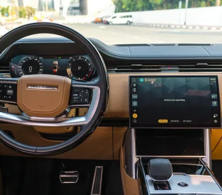 Land Rover Range Rover Vogue V8 2023 in Dubai — photo 8