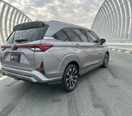 Toyota Veloz 2024 in Dubai — photo 5