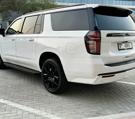 Chevrolet Suburban 2022 in Dubai — photo 5
