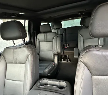 Chevrolet Suburban 2022 in Dubai — photo 7