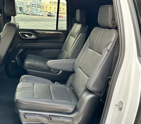 Chevrolet Suburban 2022 in Dubai — photo 8