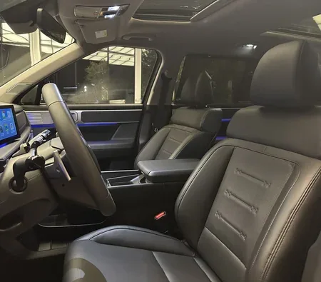 Hyundai Santa Fe 2024 in Dubai — photo 10
