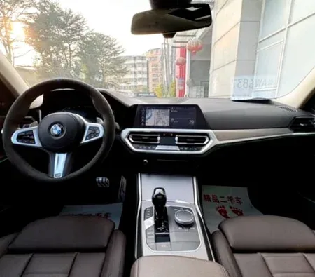 BMW 330i 2021 in Dubai — photo 6