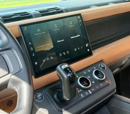 Land Rover Defender 2023 — аренда в Дубае — фото 10