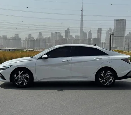 Hyundai Elantra 2025 in Dubai — photo 6