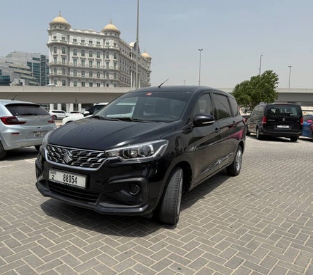 Suzuki Ertiga 2023 — аренда в Дубае — фото 6