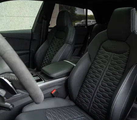 Audi RS Q8 2024 in Dubai — photo 6