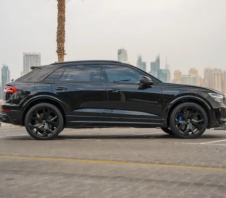 Audi RS Q8 2022 in Dubai — photo 2