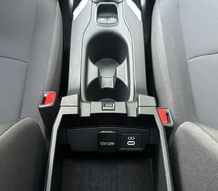 Toyota Corolla Cross 2024 in Dubai — photo 8