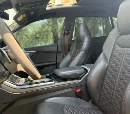 Audi RS Q8 2023 in Dubai — photo 3