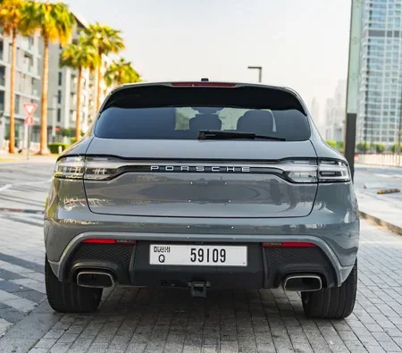 Porsche Macan 2024 in Dubai — photo 6