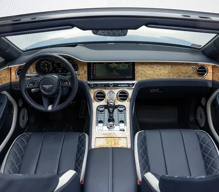Bentley Continental GTC 2022 in Dubai — photo 3