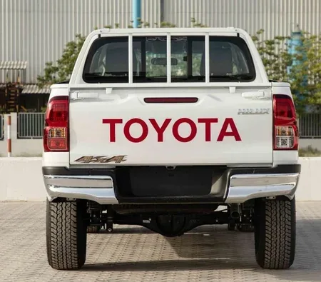 Toyota Hilux 4×4 2024 in Abu Dhabi — photo 6