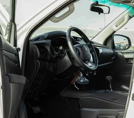 Toyota Hilux 4×4 2024 in Abu Dhabi — photo 7