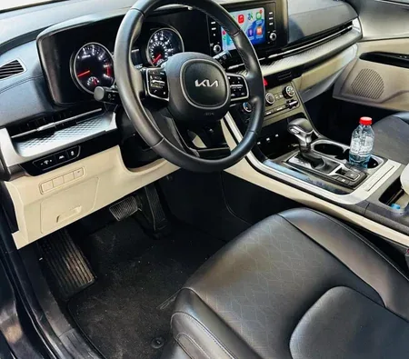 Kia Carnival 2024 in Dubai — photo 2