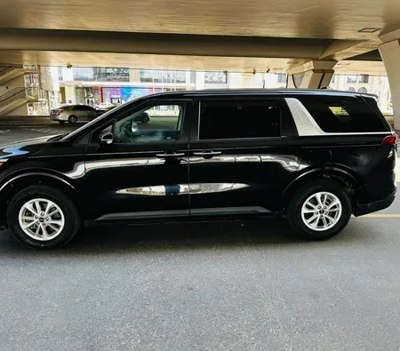 Kia Carnival 2024 in Dubai — photo 3