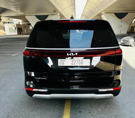 Kia Carnival 2024 in Dubai — photo 5