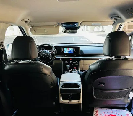 Kia Carnival 2024 in Dubai — photo 10