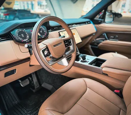 Land Rover Range Rover Vogue 2025 in Ajman — photo 3